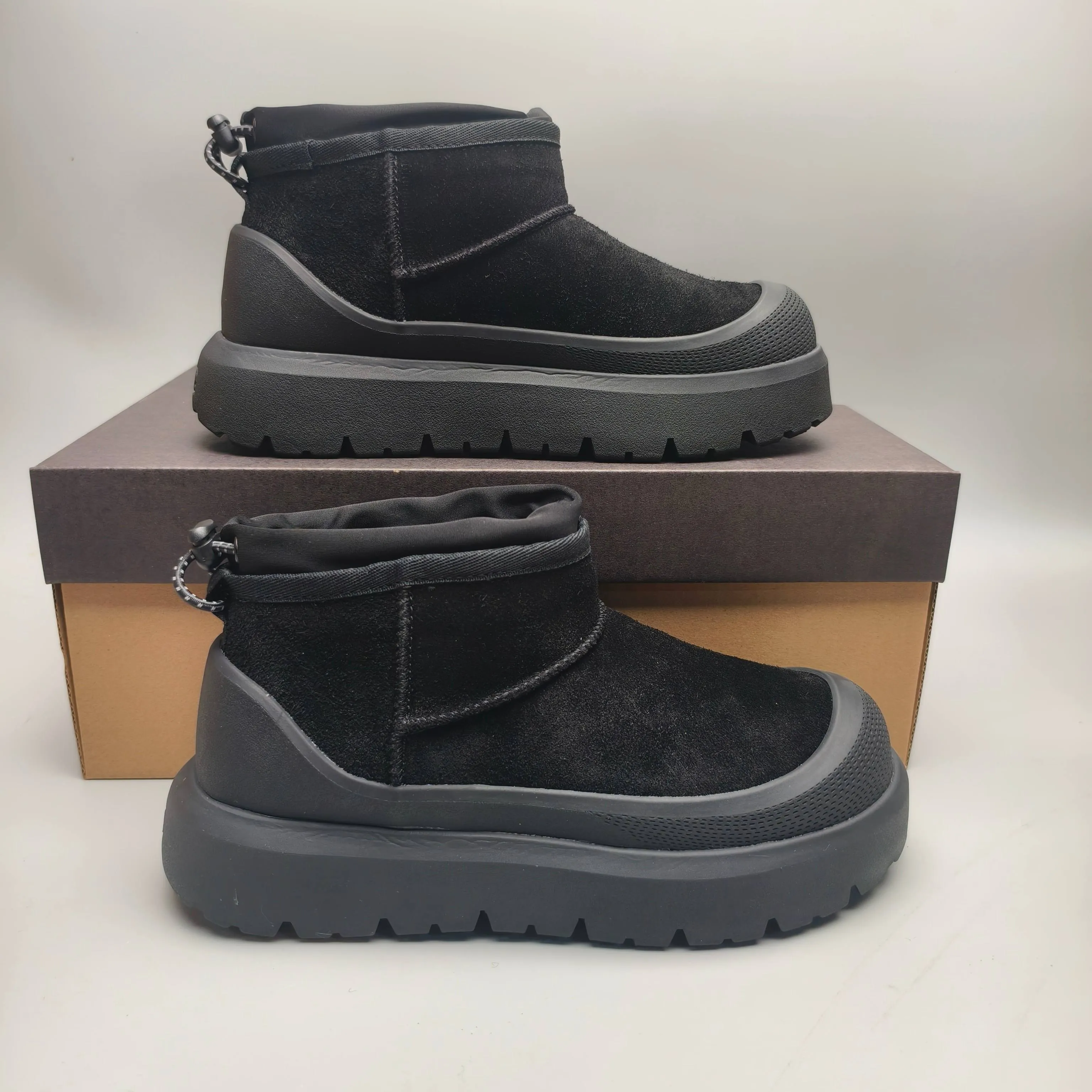 💰Women’s shoes 280 Men’s shoes 300 UGG sheepskin all-in-one snow boots 4196 Classic waterproof rubber sole couple’s shoes Color: white bottom, yellow bottom, blue bottom, black Matching code: 35-45